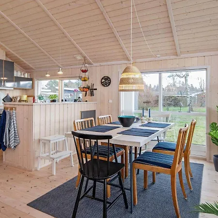 6 Person In Vaeggerlose-by Traum Bøtø By