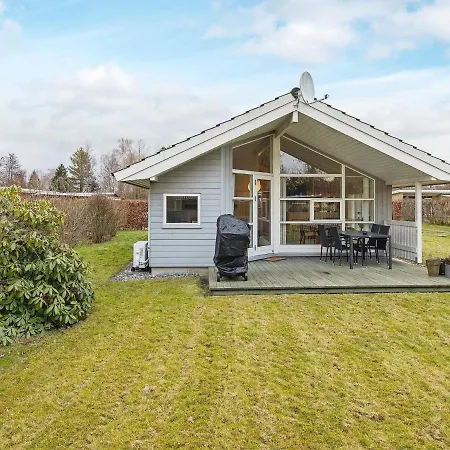6 Person In Vaeggerlose-by Traum